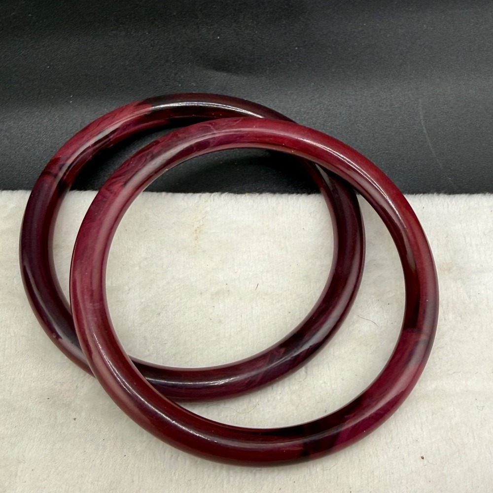 Vintage‎ Acrylic Bangle Bracelet Set of 2 Maroon Red Purple Stackable 8.5"